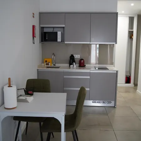Canavial Terrace@heart Of Apartment *