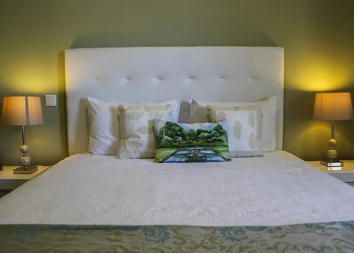 Canavial Terrace@heart Of Apartment *